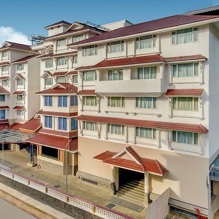Hotel Sterling Guruvāyūr Exterior foto