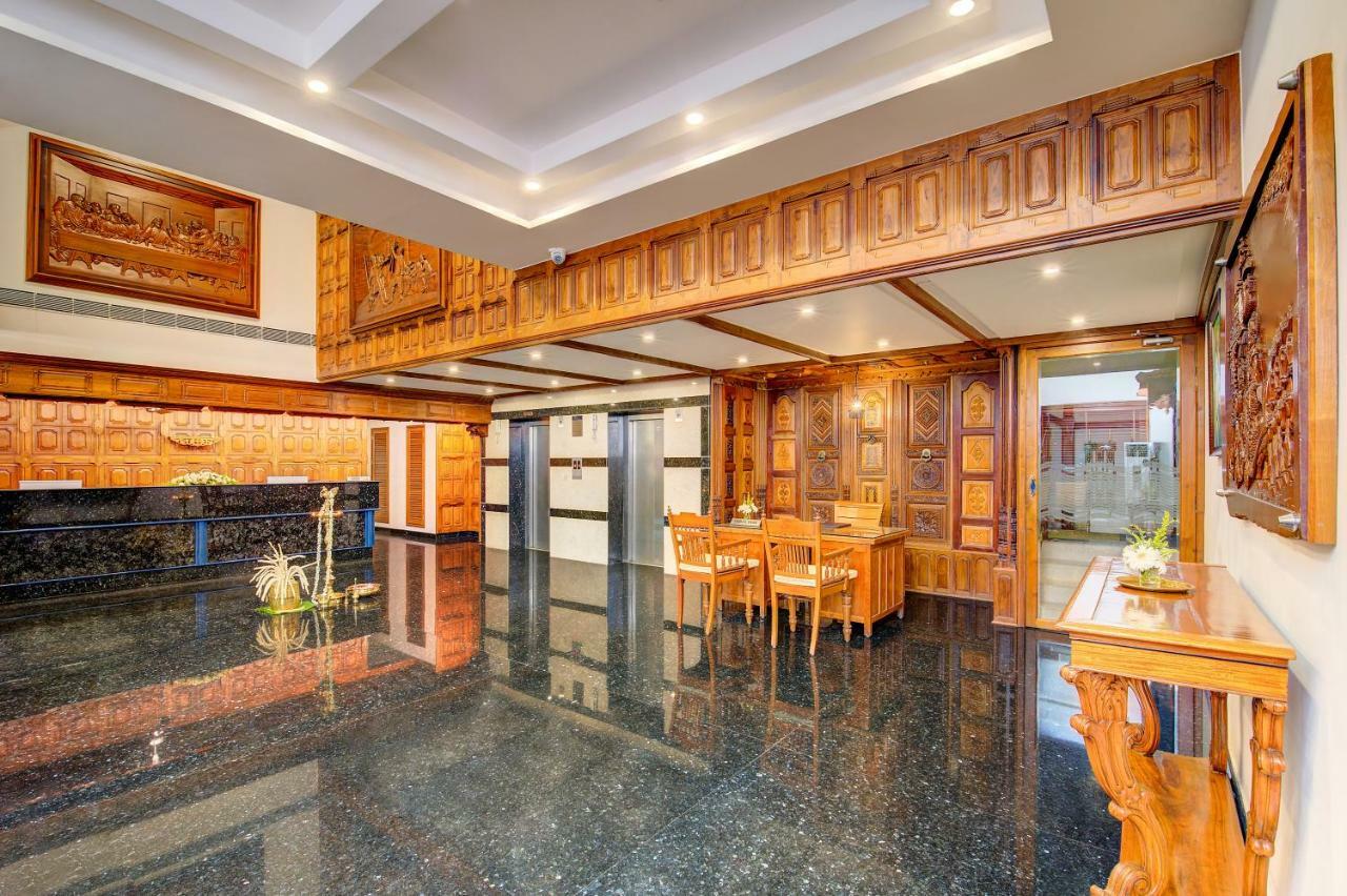 Hotel Sterling Guruvāyūr Exterior foto