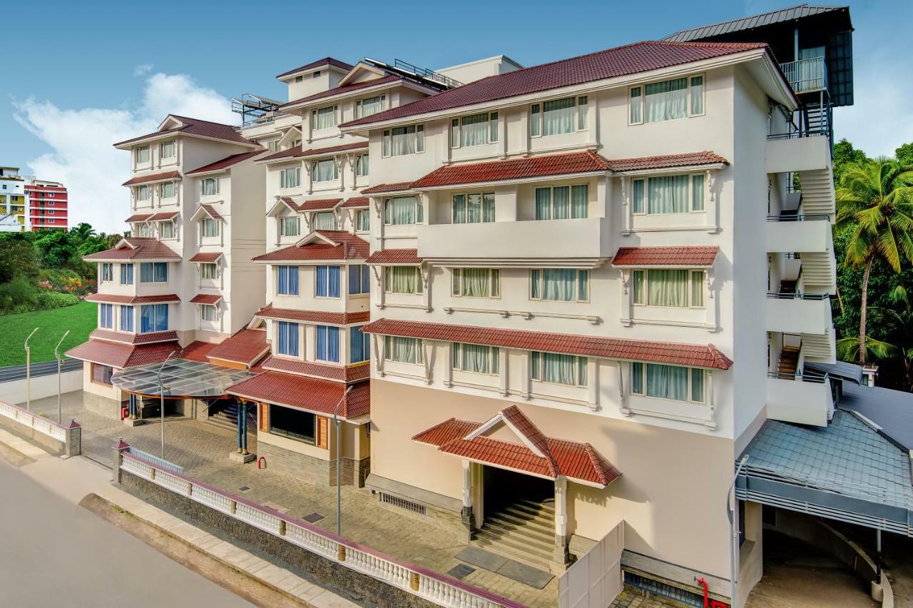 Hotel Sterling Guruvāyūr Exterior foto